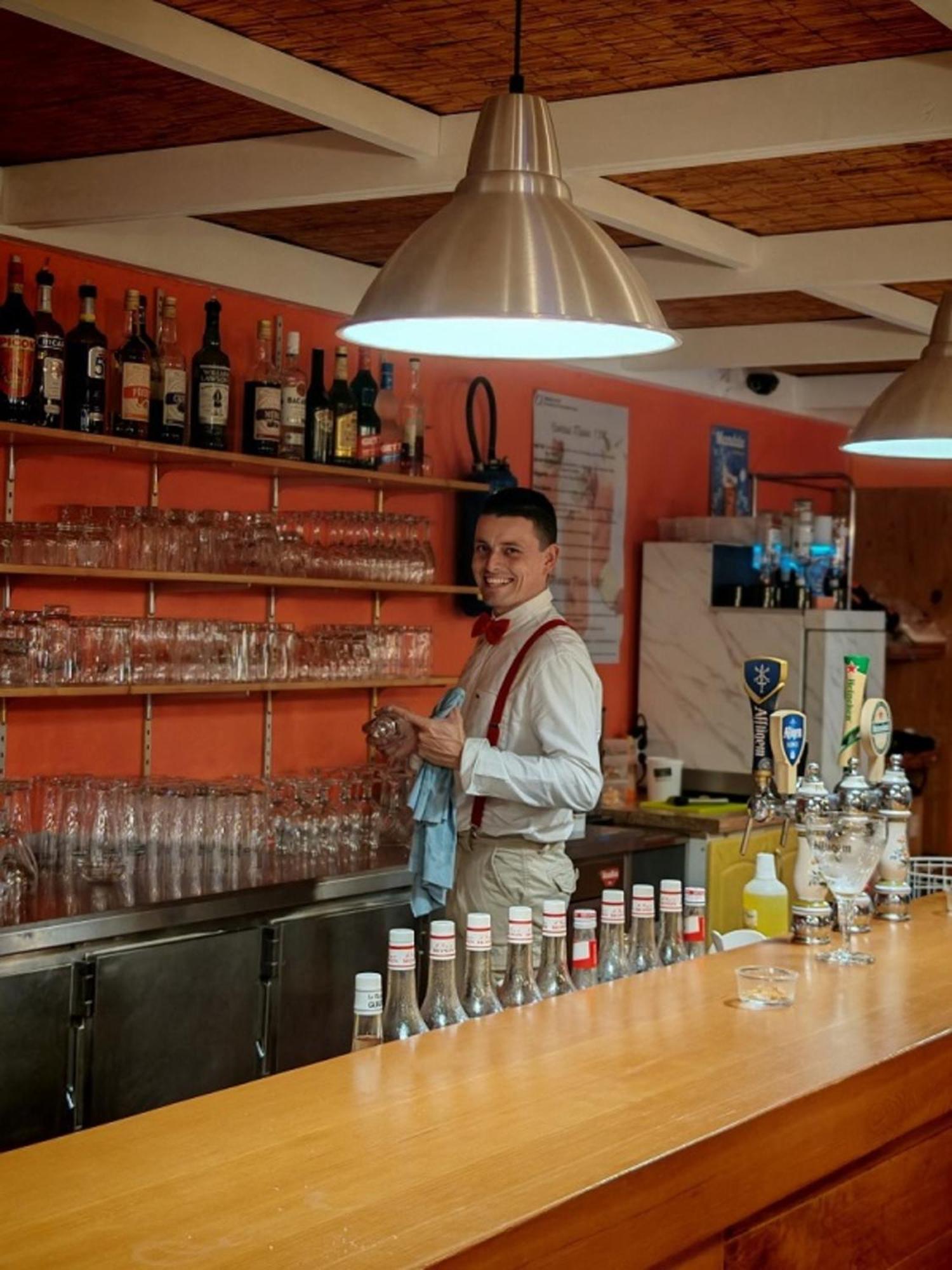 玛姆特尔村庄酒店 Saint-Geniez-dʼOlt 外观 照片